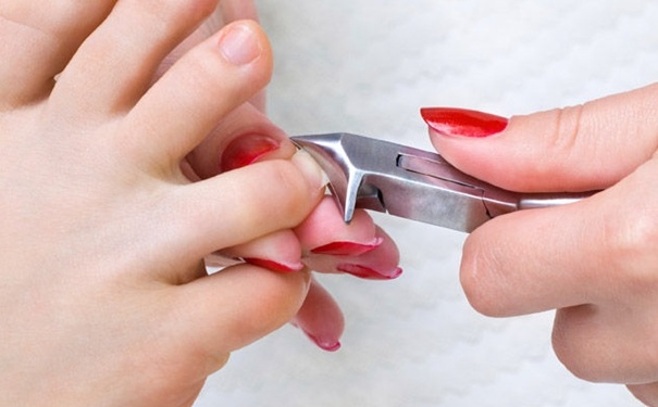 剪指甲的正确方法是怎样的 怎么正确修剪指甲