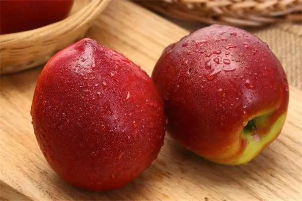 油桃什么季节成熟 吃油桃要注意什么
