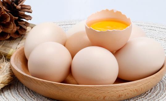鸡蛋黄黏住鸡蛋壳是坏了吗？鸡蛋坏到什么程度不能吃